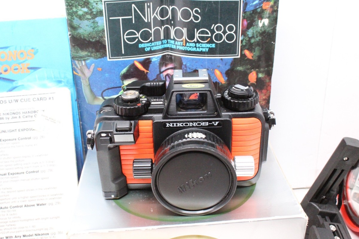 Nikon Nikonos-V Underwater Film Camera 35mm With Lens & Extras