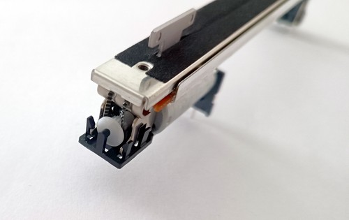 Yamaha LS9 M7CL 0V196 02R96 DM1000 DM2000 AW2400 genuine ALPS motorised fader - Picture 6 of 7