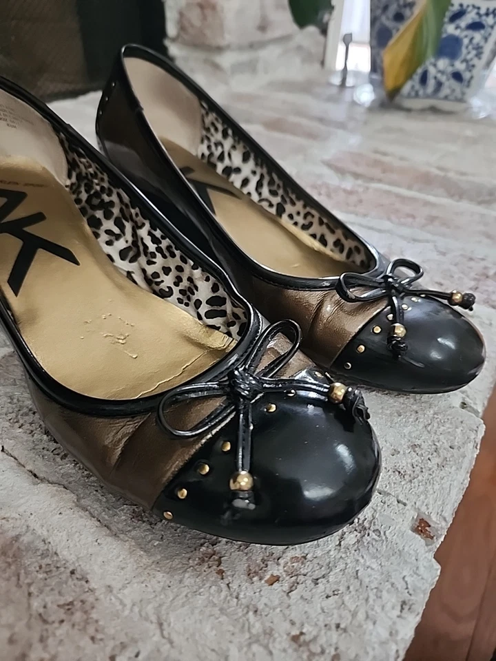 Women's Ann Kline "Akshevanie" Black And Bronze Low Wedge Ballet Flat 8.5M - Image 3 of 3