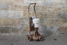 ältere Güllepumpe Jauchepumpe Abwasserpumpe auf Rollwagen Sachsenwerk