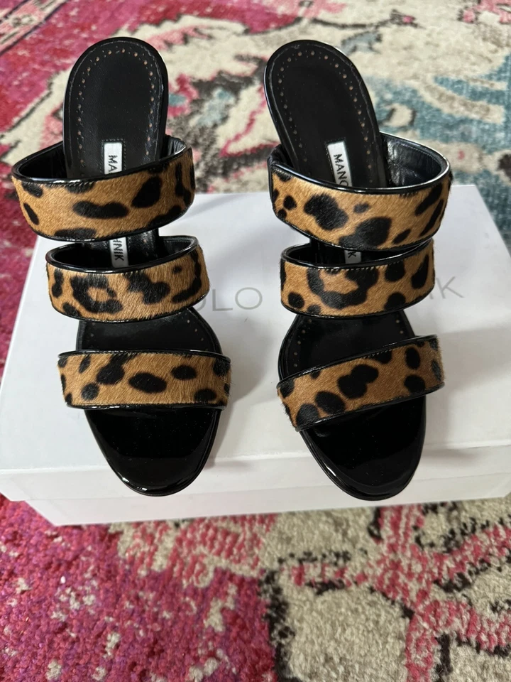 Manolo Blahnik Cisto Leopardo Estampado Animal Pelo de becerro Sandalias Tacones Nuevo en Caja Foto 3 de 4