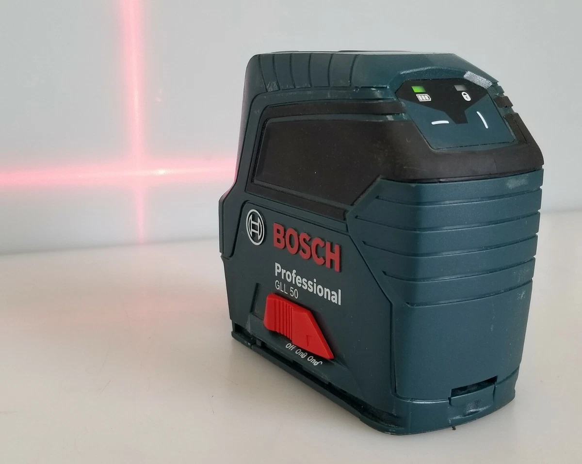 Laser en croix Bosch à nivellement automatique avec support, faisceau rouge  50 pi GLL50-20