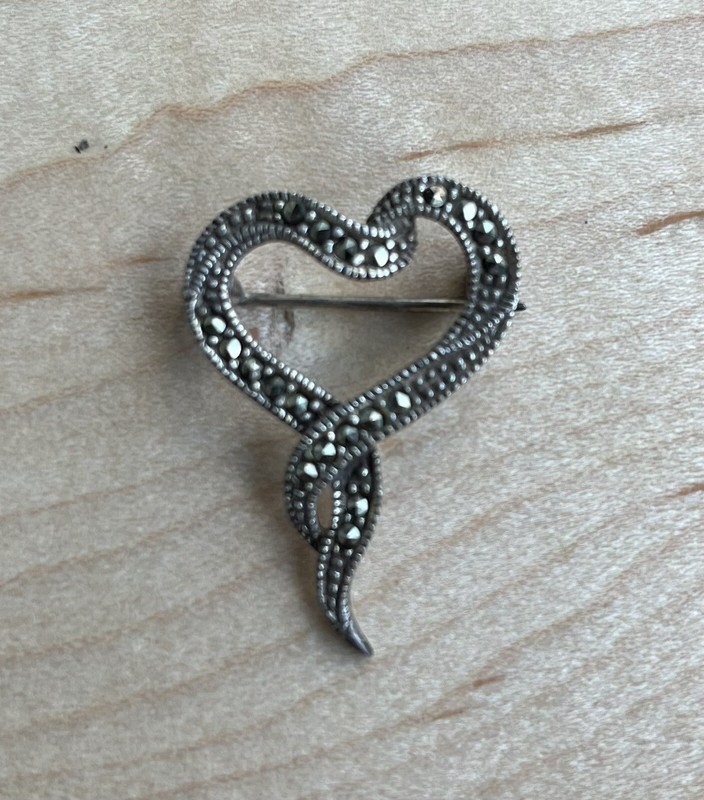 Vintage 925 Sterling Silver Marcasite Ribboned Heart Pin/ Brooch