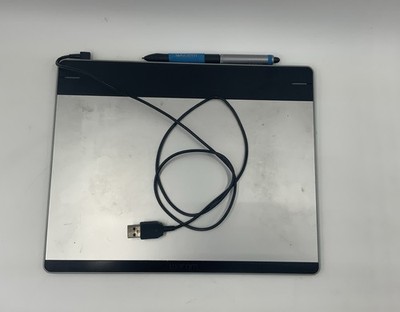 Wacom Drawing Tablet With Pen CTH-680 Intuos Medium Creative Pen/Touch