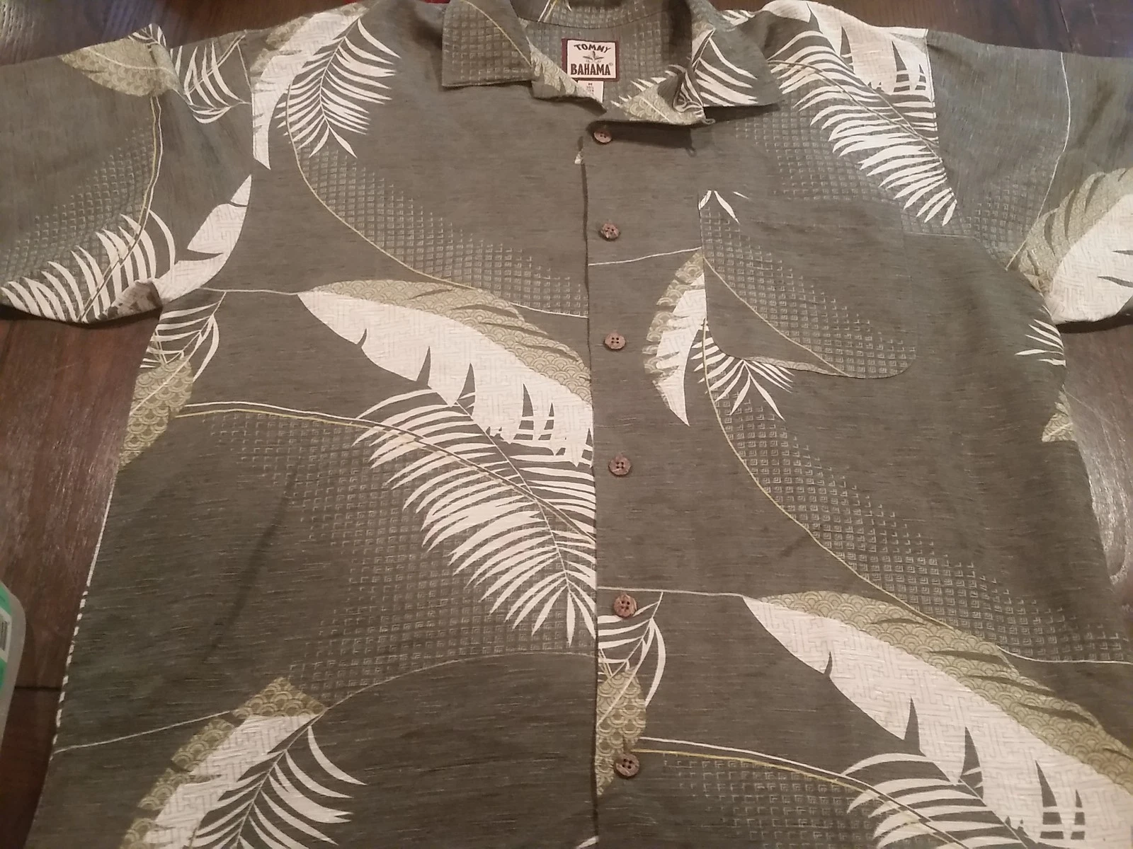 Vintage Tommy Bahama Silk Green Floral Button Front Shirt (Medium) E.U.C
