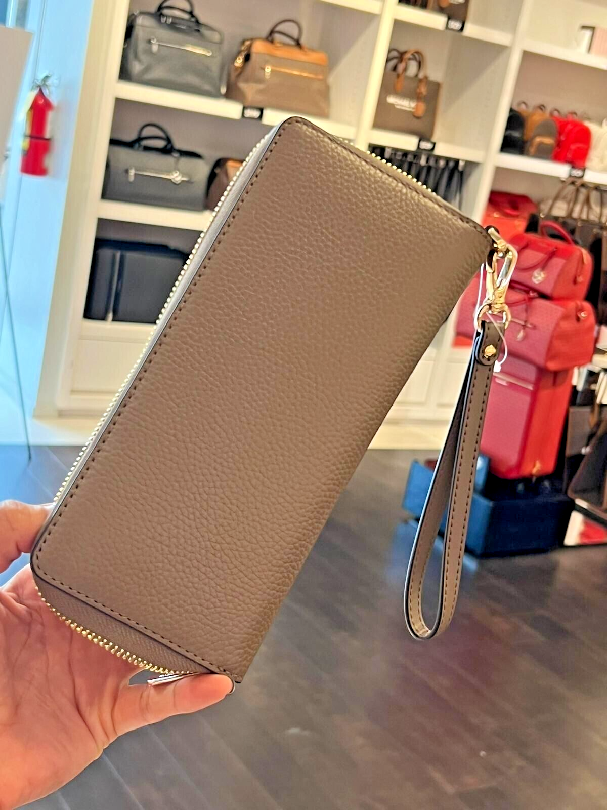 FENDIフェンディマフラーメンズレディース