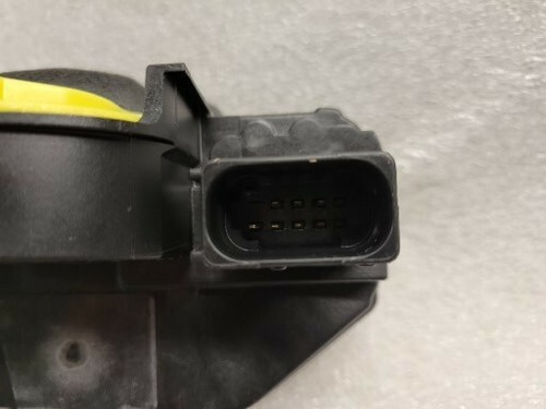 New GM OEM Front Driver Side Lock Latch Fits Buick Cadillac Chevrolet 13579497 - Picture 6 of 7