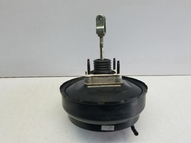 Brake booster isuzu