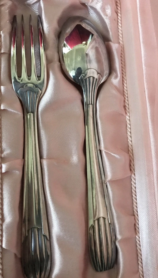 COUVERTS EN METAL ARGENTE COFFRET CADEAU NAISSANCE BAPTEME - Photo 3/4