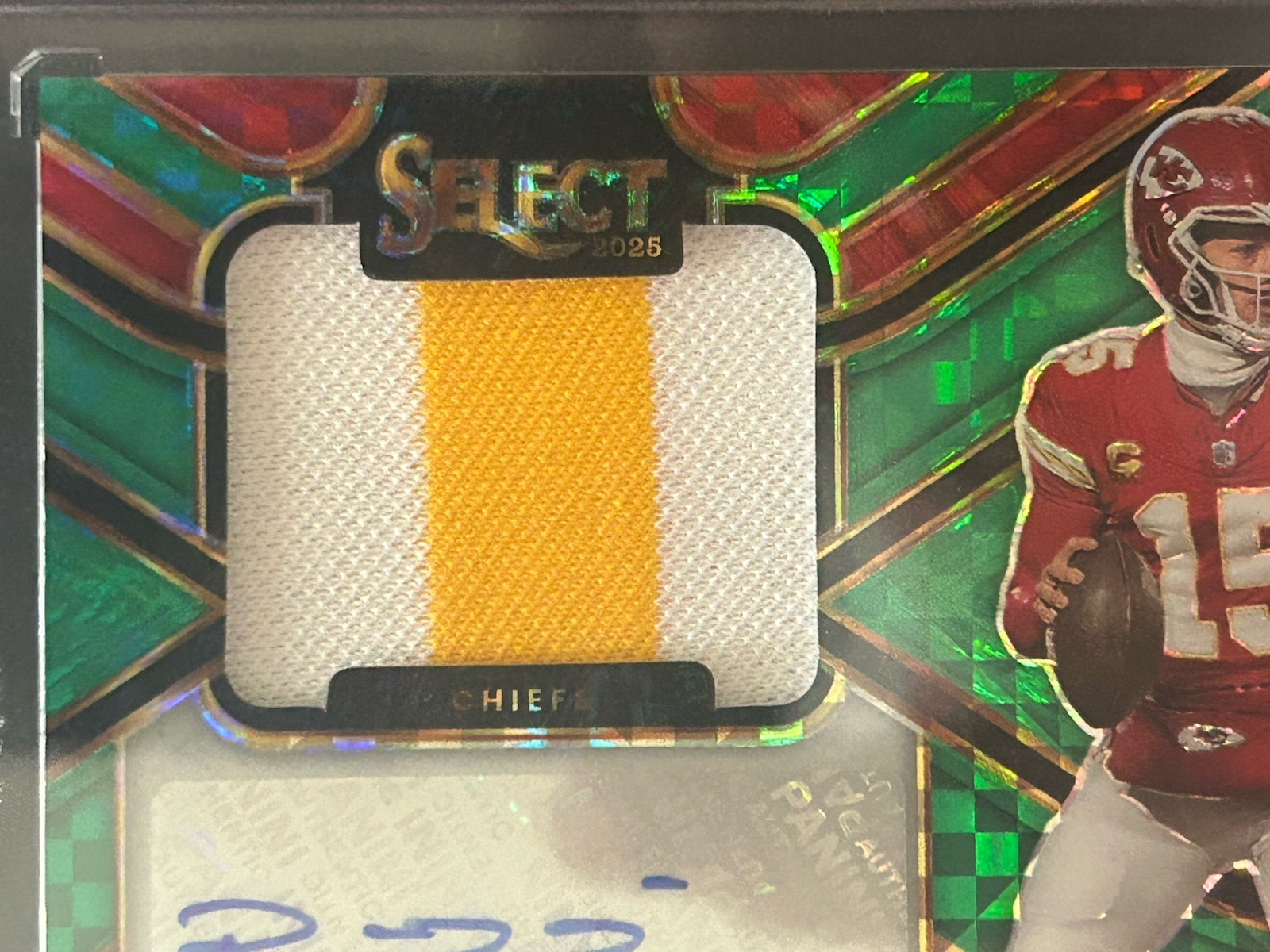 Patrick Mahomes II Green Prizm Jumbo Patch Auto 5/5 2025 Select BOOKEND #JSW-PM view 4