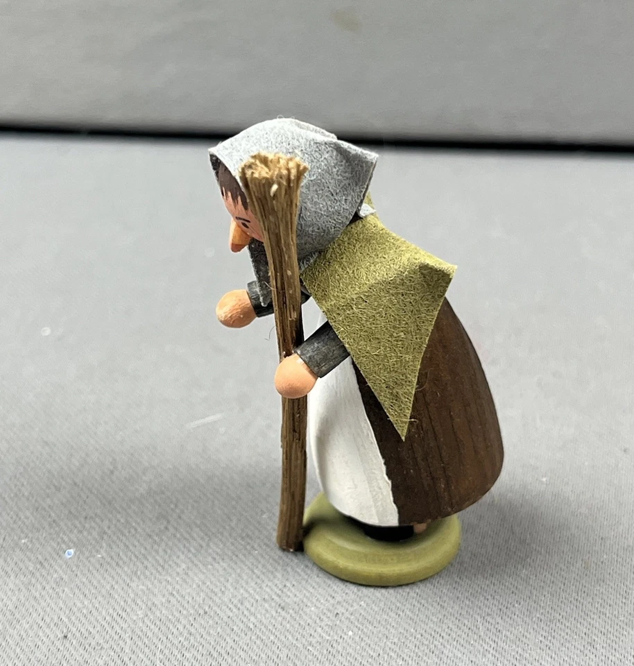 Erzgebirge Hennig Witch Miniature Figure Wooden Hansel Gretel Christmas - Image 2 of 4
