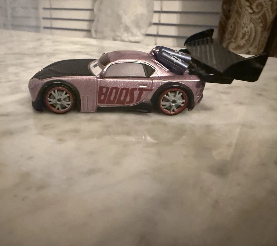 Afinadores de metal fundido Disney Store Boost escala 1:43 - Imagem 2 de 3