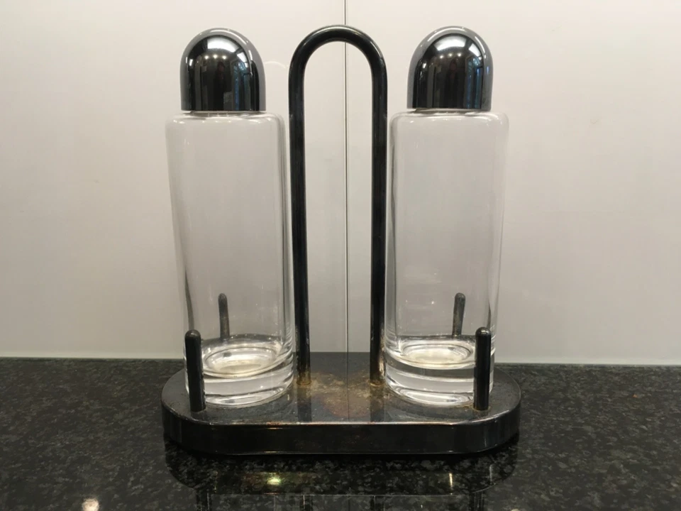 Alessi Essig und Öl spender set Ettore Sottsass Flaschen ok, Metall angelaufen