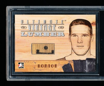 2005 ITG HOCKEY TIM HORTON ULTIMATE MEMORABILIA ULTIMATE VINTAGE LUMBER /25