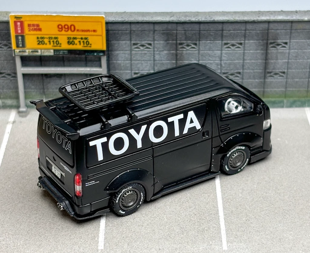 In Stock) Tarmac Works 1/64 Toyota Hiace Widebody TOYOTA