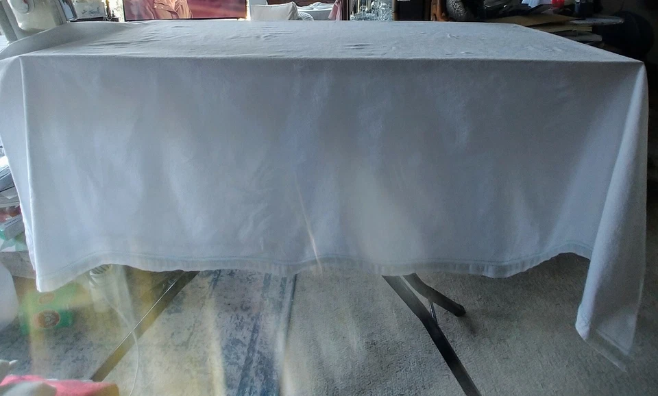 Mantel Spring Gatherings. Textura geométrica blanco/verde agua dobladillo 59"×79" rec Foto 2 de 4