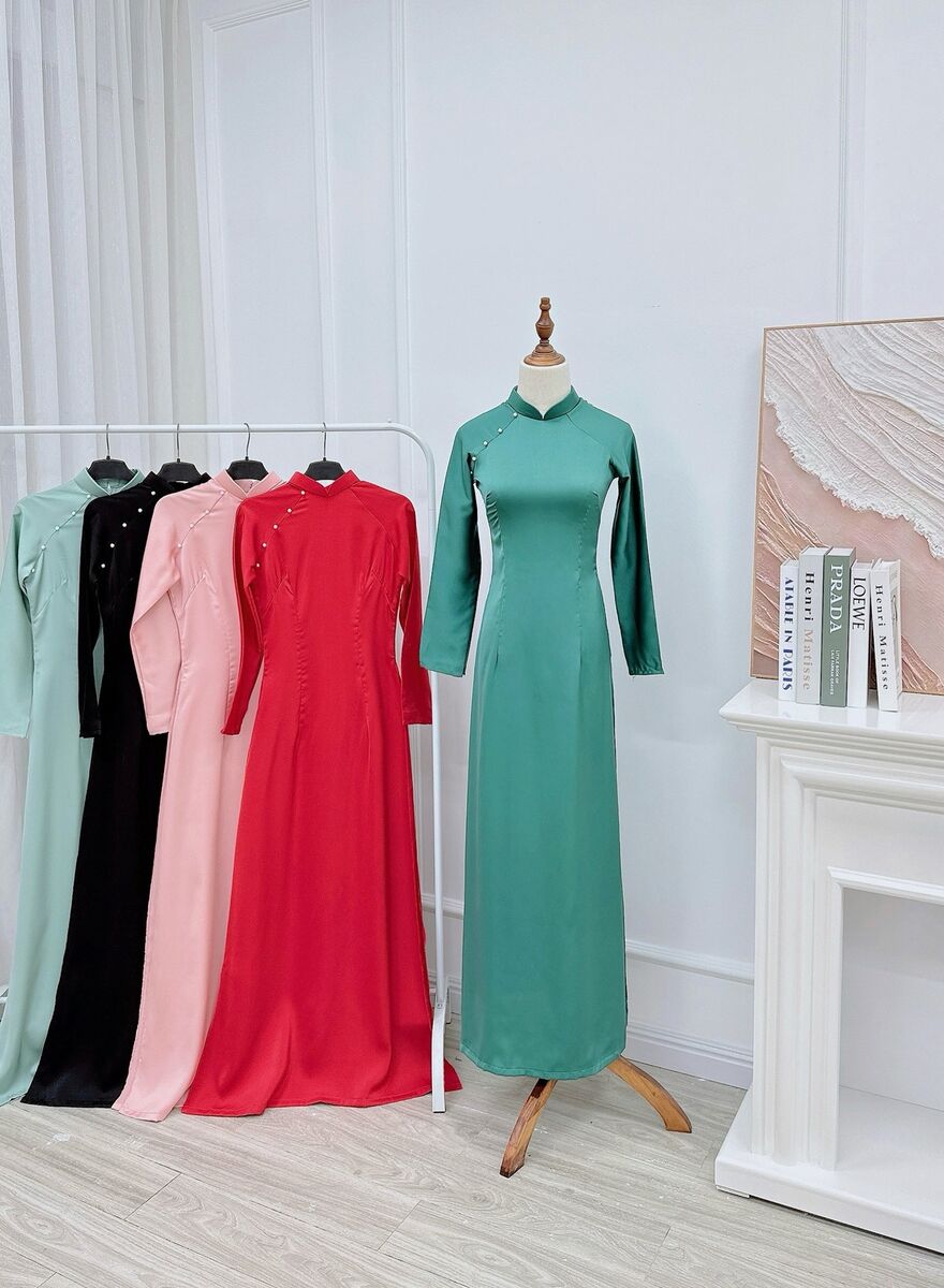 Ao dai Red truyền thống| Pre-made Vietnamese Dress for Lunar Ao dai Red truyền thống| Pre-made Vietnamese Dress for Lunar