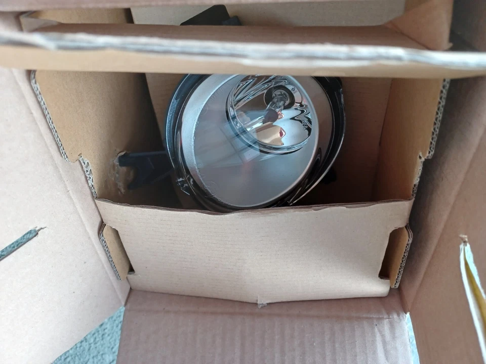 043727 Faro antiniebla parachoques izquierdo para PORSCHE Cayenne, VW Touareg 206-2012 NUEVO Foto 2 de 3