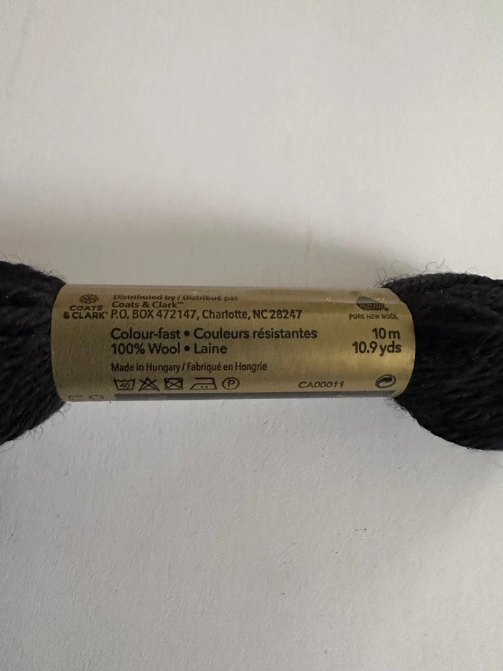 Anchor Tapestry Wool (Tapisserie) Yarn - 10m Skein - Shade No. 09800 Black - Image 3 of 4