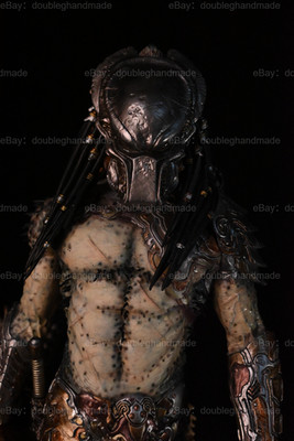 Predator 1/6 Scale Statue, 16.9in Tall, Armed Battle Pose, Painted Resin