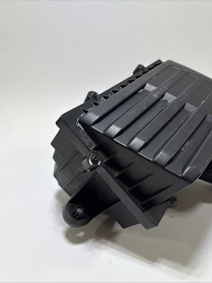 Caja de filtro limpiador de admisión de aire Audi A3 2015-2020 5Q0-129-607-AD 2,0 usado OEM Foto 2 de 4