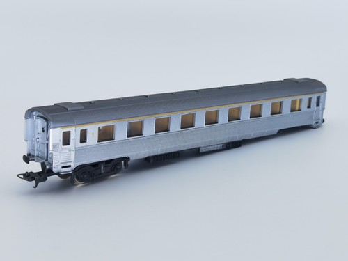 HO LIMA 9113 - Voiture Voyageurs 1ère Cl DEV SNCF A9-1063 - Un bogie manquant | Condition: Occasion