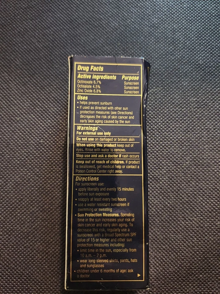 Estee Lauder Futurist Skintint Serum SPF 20 30mL -1N1 Ivory Nude - Image 3 of 4