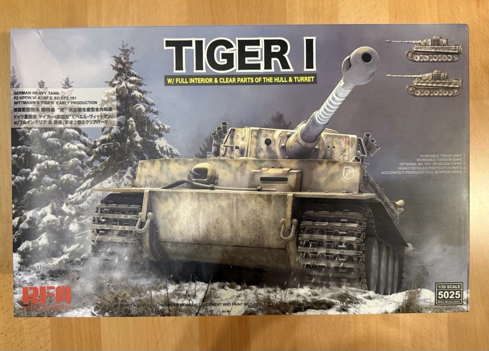 Rye Field Model 1/35 WWII Tank Model Kit con interni e parti trasparenti - Immagine 4 di 4