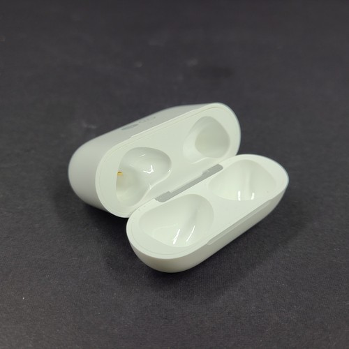 Coque de charge originale Apple Airpods 3ème génération de remplacement A2897 X1 - Photo 4 sur 7