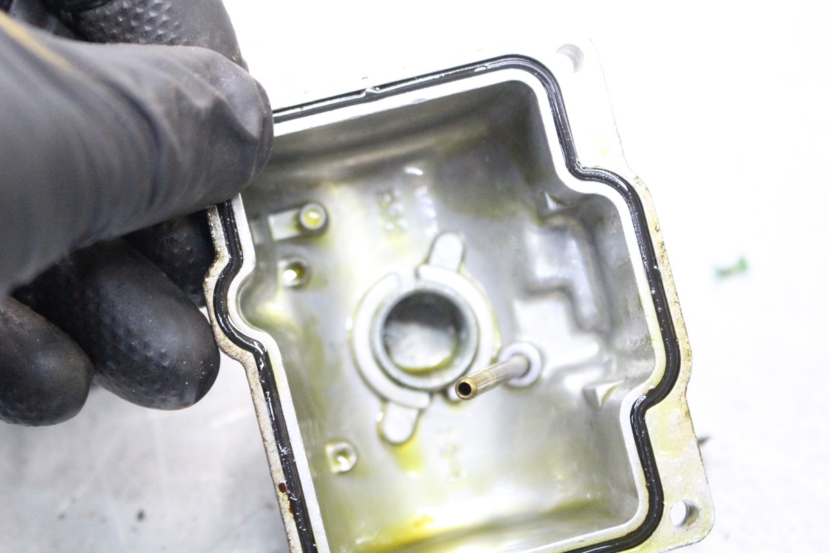 dede　9/3まで 93 Kawasaki Kdx250 KDX 250 D3 OEM Carburetor Carb Intake for