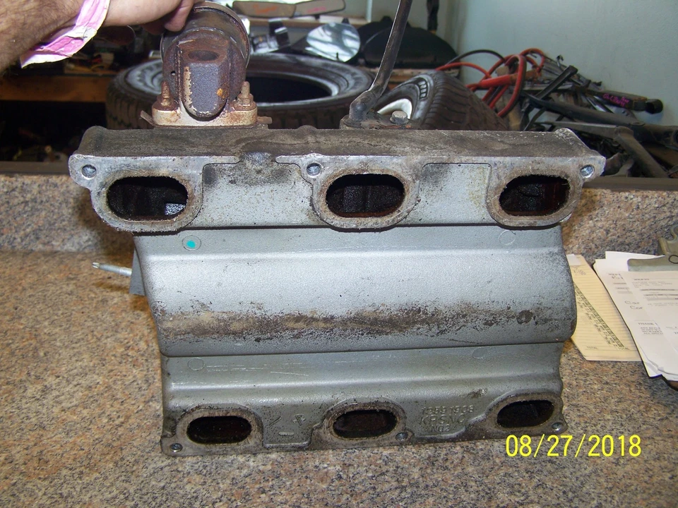 Chevrolet Equinox Pontiac 2006 colector de admisión de torrente superior Foto 4 de 4