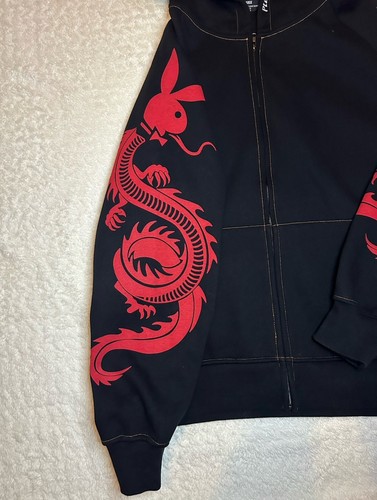 New 2022 Playboy Pleasures Tails Red Black Dragon Zip Up Hoodie Heavy Size XL - Afbeelding 8 van 12