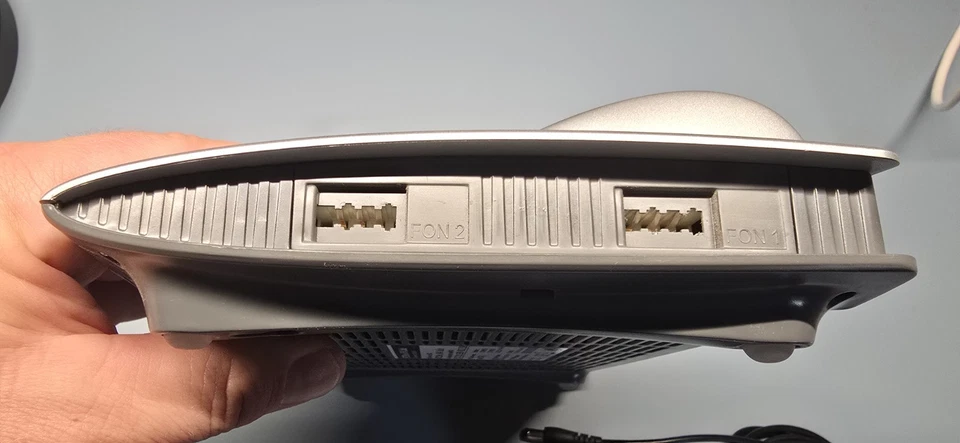 AVM FRITZBox 6490 Kabelmodem 4-Port Gigabit WLAN MESH Router - Bild 3 von 4