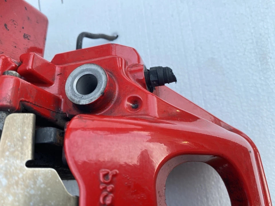 Ferrari SF90 Brembo Carbon Ceramic Front Right Brake Caliper - 2022 - Image 3 of 4