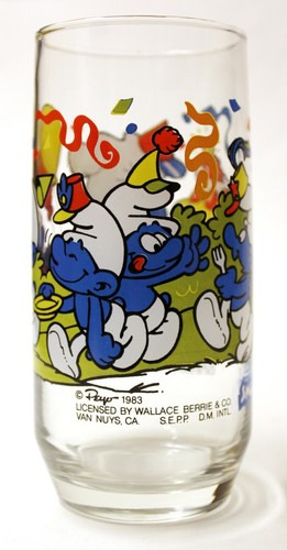 Vintage 1983 Smurfs Baker Smurf 6" Glass Tumbler - Picture 3 of 4