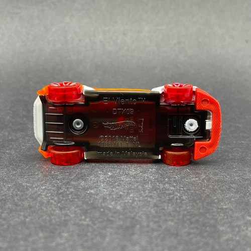 Hot Wheels X-Raycers El Viento vehículo blanco diecast escala 1/64 suelto - Imagen 9 de 9