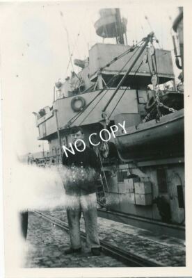Foto WK II Kriegsmarine 1. Mienensucher-Flottille M7 im Hafen von Brest E1.4
