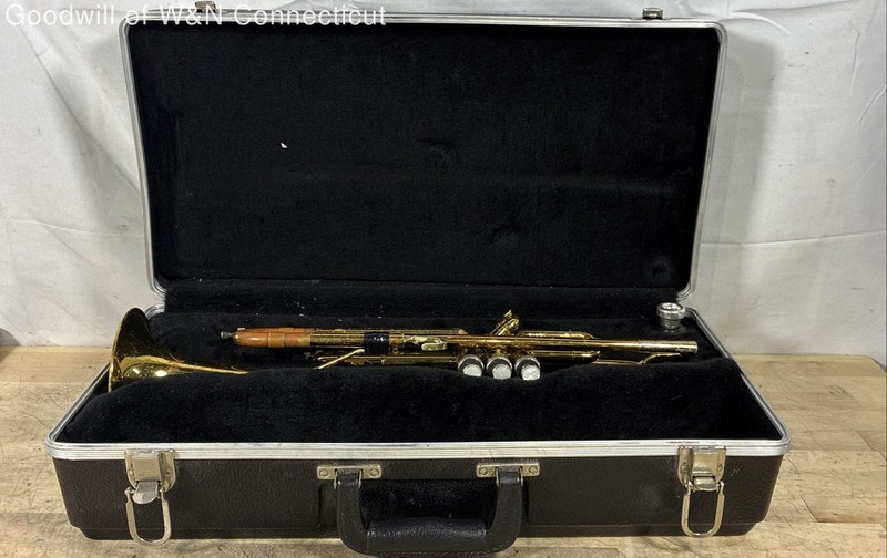 Bach Stradivarius 43 Bb Trumpet Serial 467117 Medium Bore Professional Outfit