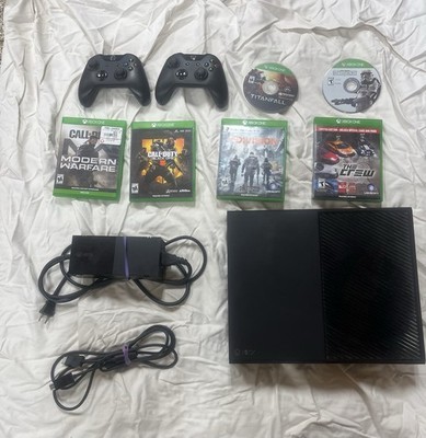 Microsoft Xbox One Black 500GB 1540  *Does Not turn On* W/ Games and Controllers