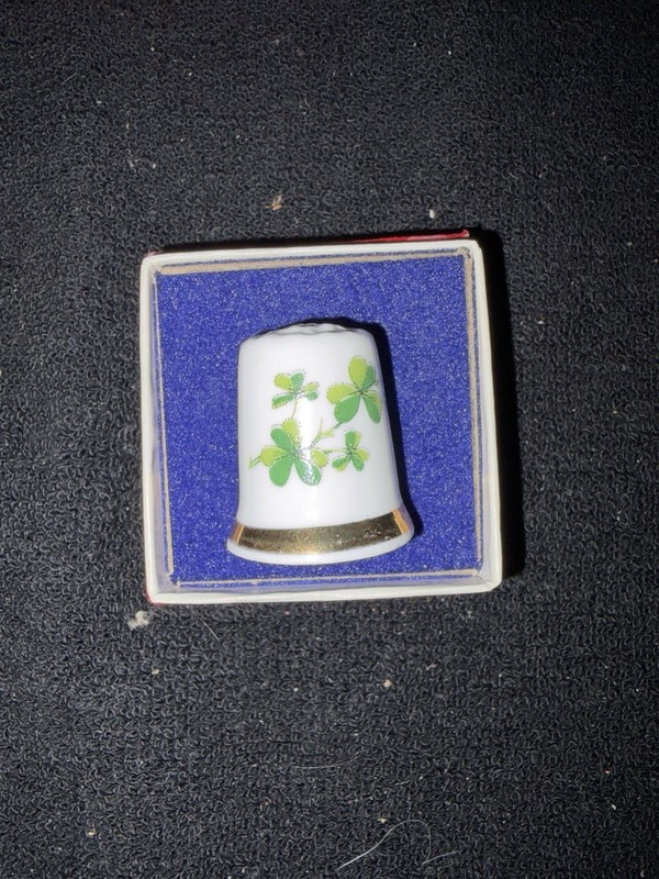Vintage Shamrock Fine Bone China Thimble Made In England