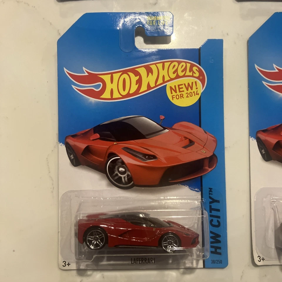 Hot Wheels 2014 HW CITY Ferrari LaFerrari Red Color - Image 4 of 4