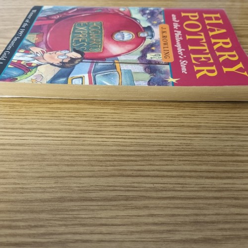 Harry Potter And The Philosophers Stone PB Young Wizard 1st/38th - Picture 4 of 9