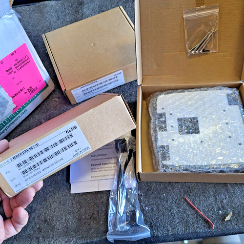 *NEW* lot of (3 each) AP-200 series mount kits, secure, AP-220-MNT-W2 - 第 1/3 張圖片