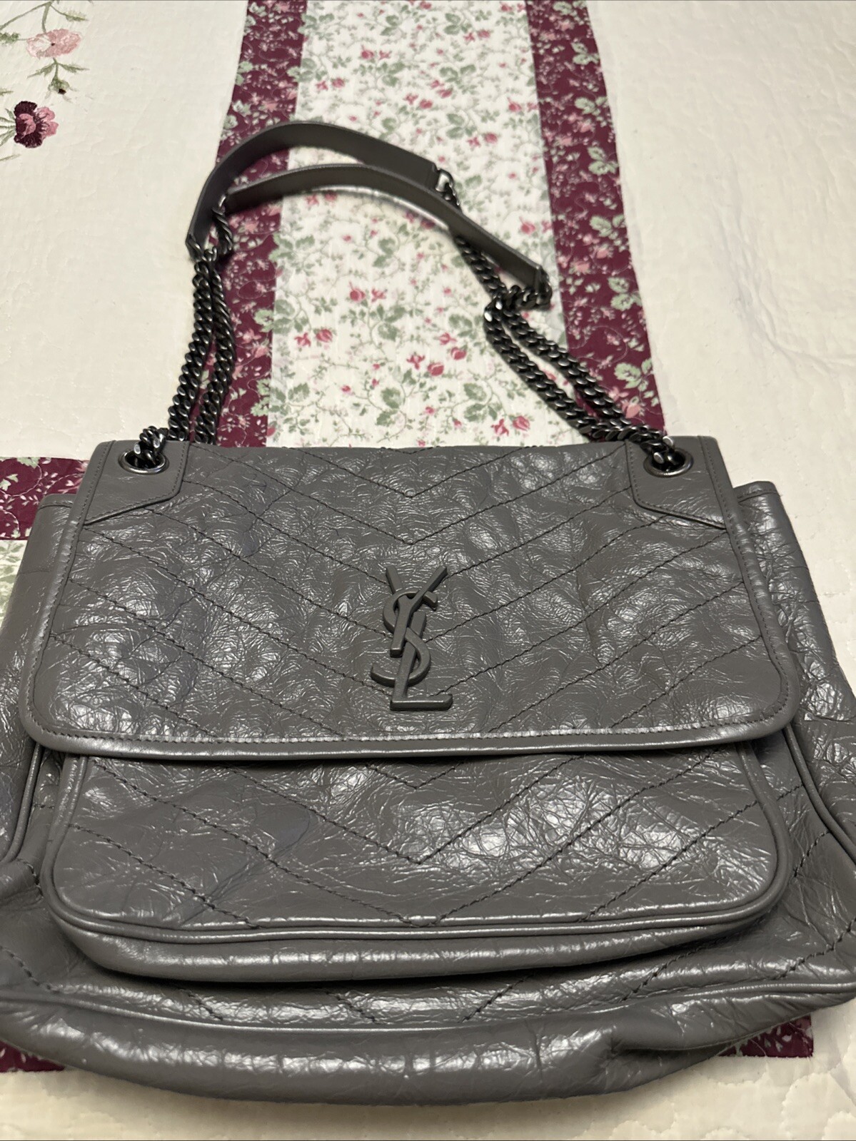 Borsa a tracolla Saint Laurent Niki media in pelle nera