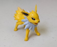 Nintendo Tomy CGTSJ Pokemon #135 Jolteon 1.5” PVC Mini Action Figure Toy