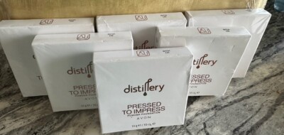 Avon Distillery Pressed to Impress Pulver Foundation verschiedene Farbtöne versiegelt Neu