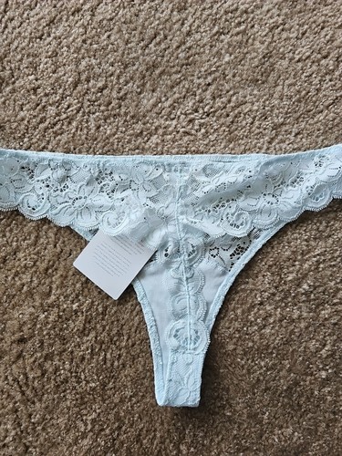 Hanro Luxury Moments Lace Thong Size Medium Vapor Blue NEW - Picture 4 of 5