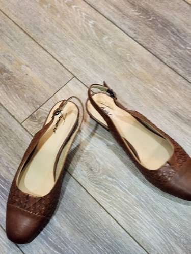 Trotters Brown Leather Slingback Low Heel Shoes Size 8.5 - Picture 3 of 10