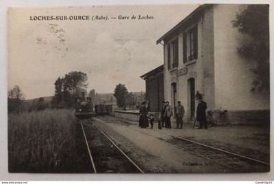 Loches sur Ource - Loches station - train, steam locomotive arriving at Quai -
