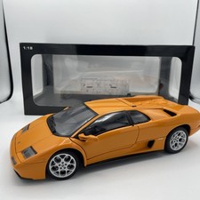 1:18 AUTOart Millennium 74527 Lamborghini Diablo 6.0 VT Orange